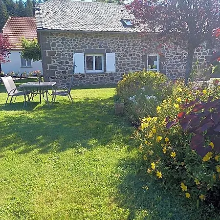 Ferme De Lamourio فندق مبيت وإفطار Saint-Cernin (Cantal)