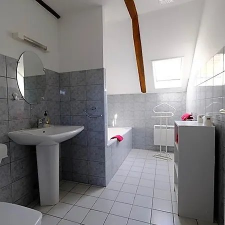 فندق مبيت وإفطار Ferme De Lamourio Saint-Cernin (Cantal)