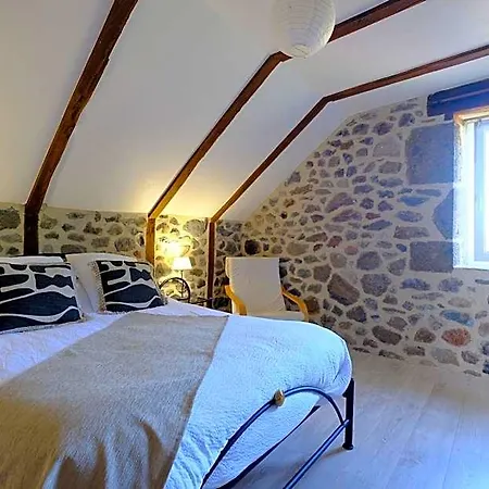 فندق مبيت وإفطار Ferme De Lamourio 3*
